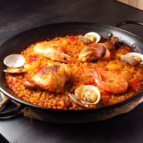 닭고기와 해산물 빠에야 2인분