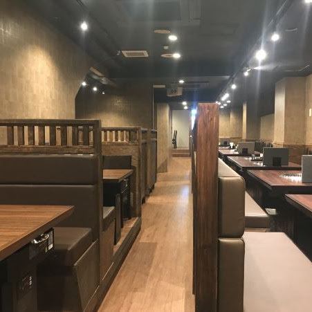 【Please enjoy high-quality domestic Japanese beef ♪】 The table sofa seats that you can sit comfortably are seats available for a wide range of customers ranging from date to children.Enjoy a plenty of space and delicious meals ♪ 【All-you-can-drink of Kawasaki Yakiniku】