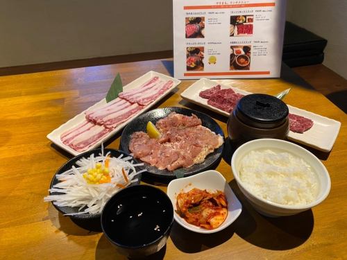 ランチ食べ放題スタート♪