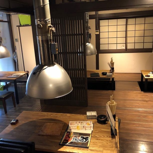 雰囲気のある薄暗い店内で、あまり周りを気にすることなく、お食事ができます。