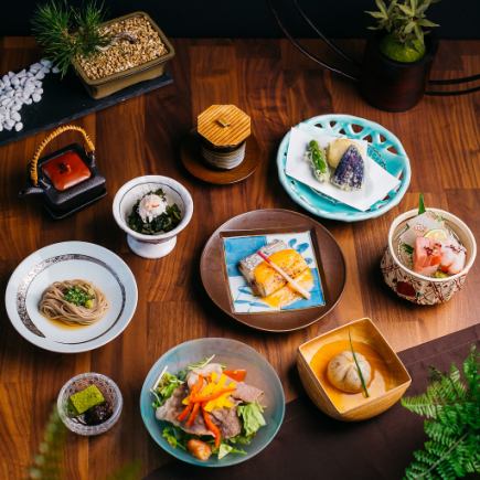 夏季限定！【仅限料理】享用冰镇牛肉涮锅等厨师用心制作的菜肴，尽享“牛肉涮锅沙拉套餐”（共9道菜品）