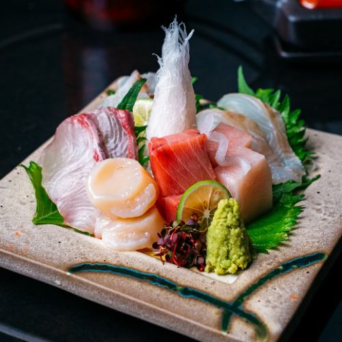 Assorted sashimi