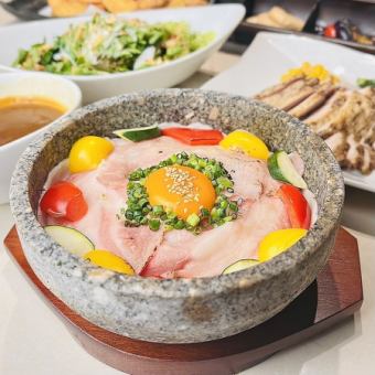 [Standard] A simple course where you can enjoy Matsusaka pork on a hot stone or grilled young chicken [2 hours all-you-can-drink included]