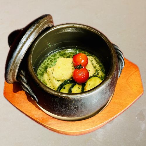 Western-style deep-fried tofu, tomato and zucchini with basil flavor