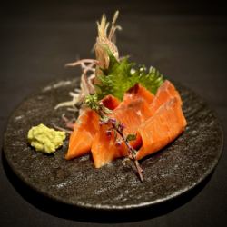 特選サーモンのお造り