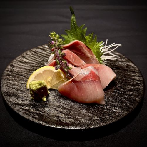 伊勢ブリのお造り