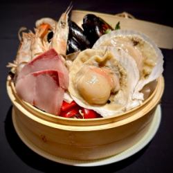 三浦野菜と海鮮の富士山溶岩蒸し