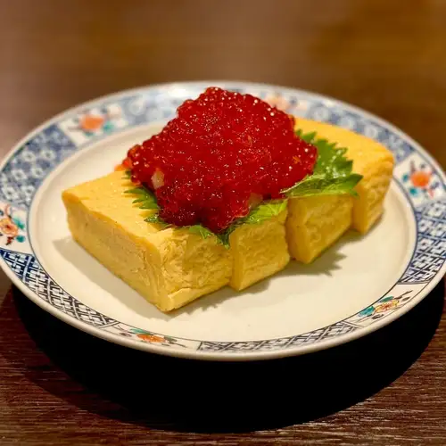 厚焼き玉子　いくらのせ
