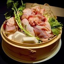 미우라 야채와 점내 도매 뼈가 달린 닭 후지산 용암 찜