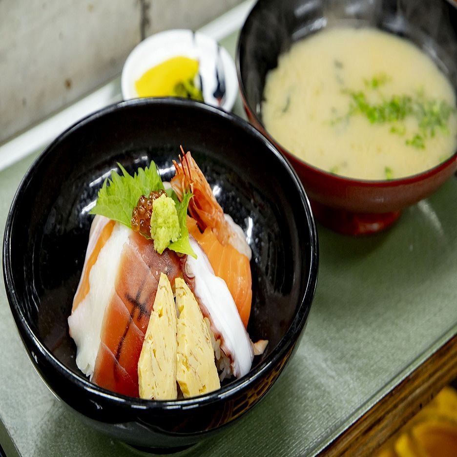 Plenty of seafood ♪ Enjoy a luxurious lunch !!