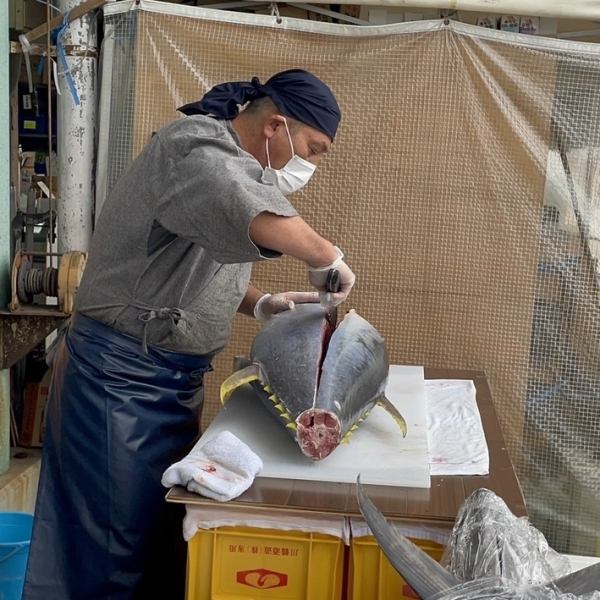 We are holding a tuna dissection show ☆ You can see the dissection of a single tuna up close, which is something you can't usually see! The power of the show may make you stop in your tracks ♪ *Please contact us for the schedule.
