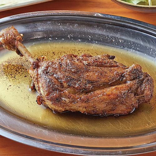 【皮はパリッとジューシー】香川県丸亀名物　骨付き鳥の香味焼き（生キャベツ付き）