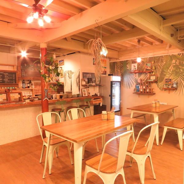 [Relaxing space] Open terrace seats, relaxing music and atmosphere.As a coworking space, you can work, read, enjoy talking with friends, and spend your time as you please.We also accept inquiries about rentals as event venues and pop-up stores! Please feel free to contact us♪