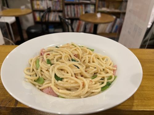 スパゲティ　ペペロン地理ーノ　（ペペロンチーノ）Spaghetti Peperoncino