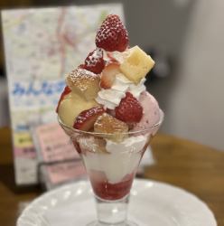 国道いちごうパフェ　Strawberry parfait