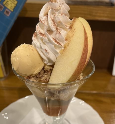 林檎を感じるパフェ　Apple parfait