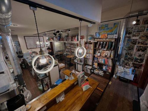 📍July 31st (Thursday) | Komazawa
For those looking for a unique cafe...

Geography Cafe, themed around maps, trains and travel, is a 4-minute walk from Komazawa-daigaku Station.
Surrounded by old maps and map books, you can enjoy a "geography trip" with a cup of coffee in hand.
It is fully air-conditioned and has Wi-Fi and power outlets.
It's a quiet space perfect for reading or working.

Be sure to drop by today🗺️✨

#GeographyCafe #KomazawaCafe #BookCafe #OldMap #ConnectingwithTravelLovers #TokyoCafeTour #FantasyMap #CafeTime