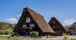 “～环游世界遗产之旅～”

https://peatix.com/event/4543092

你参观过世界遗产吗？世界各地有很多世界遗产，例如法国的圣米歇尔山、埃及的胡夫金字塔、美国的自由女神像、秘鲁的马丘比丘，以及日本的日光、屋久岛和严岛神社等。
三位世界遗产认证大师将为您介绍那些看似熟悉却又颇具深意的世界遗产。
让我们一起享用美食，感受一下这处只有了解才能体会到的世界遗产的魅力吧。
欢迎所有对世界遗产感兴趣的朋友！让我们一起度过美好的时光！
◉项目
・18:30 开门（接待处）请出示您的 Peatix QR 码。
・19:00 世界遗产讲座 什么是世界遗产？学习基础知识。三位大师推荐的备受好评的世界遗产！
・20:00 世界遗产问答有奖！
・20:30 集体照
・20:50结束

◉ 场地 组织者 地理 图书 咖啡厅 幻想 地图
◉电话号码：03-6450-7085
◉ 从东急田园都市线驹泽大学站步行4分钟
参加费用：3,000日元（通过Peatix提前支付）
当天还请至少进行一次单独的订单（在商店支付的食品、饮料等）。
*如果您想饮酒，请使用公共交通工具。
◉ 容量
已预付费者，将限量报名16人。额满即截止报名。
*请注意，对于未经通知的取消，我们不能提供退款。
◉ 请求
活动期间您可以自由拍照，但请以不打扰其他顾客的方式进行。演讲者是“免费材料”，所以请拍摄大量照片并上传到社交媒体！
◉演讲者简介
◎西尾世界遗产认证大师、世界遗产学院认证讲师、FM Blue湘南“世界遗产是什么？”导航员，神奈川县出身
◎御堂世界遗产认证大师、世界遗产学院认证讲师、播客节目《想去的世界遗产》主持人、广岛县出生
◎KANAE 世界遗产认证大师、世界遗产学院认证讲师、播客节目《想去的世界遗产》主持人、北海道出生