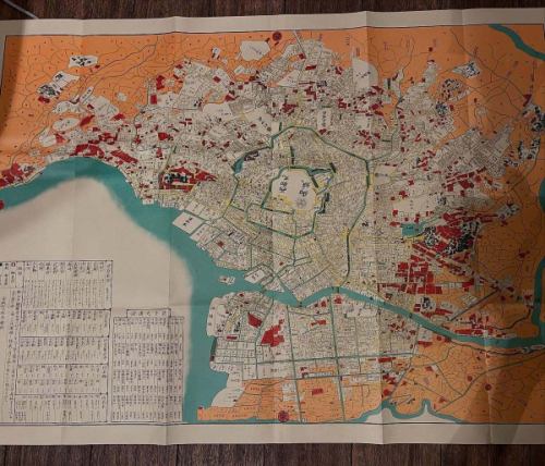 🗺整个书架重生到了另一个世界📚
您可以阅读超过 1,700 本有关地理、地图、铁路和旅行的书籍。
唯一的条件是“只需点一杯饮料或一份餐点”☕🍝
提供Wi-Fi和电源插座⚡您可以在这里欣赏自己喜欢的偶像并学习的空间。从东急田园都市线驹泽大学站步行4分钟。位于驹泽医院西侧。
#想象地图 #想和地理爱好者联系 #咖啡馆跳跃