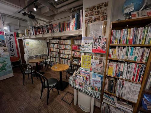 🍁10月、秋本番！
地理カフェでは「読書の秋📖」「学びの秋🗺」「カフェの秋☕️」ぜんぶまとめて楽しめます✨
Wi-Fi・電源完備だから、テレワークや勉強利用にもぴったり！💻

今日は地図と本と珈琲で“知的リフレッシュ”しませんか？

#駒沢カフェ #地理カフェ #地図沼 #ブックカフェ巡り #WiFiカフェ #カフェ好きな人と繋がりたい