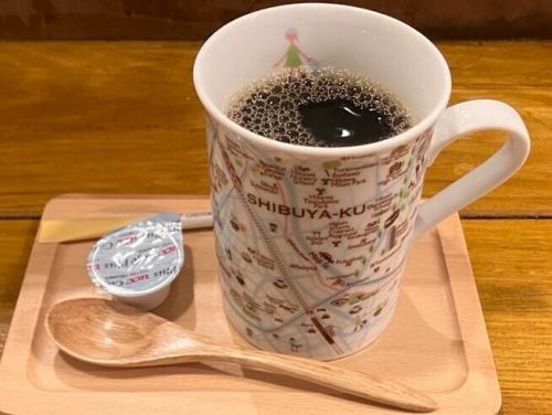 🍁10月、秋本番！
地理カフェでは「読書の秋📖」「学びの秋🗺」「カフェの秋☕️」ぜんぶまとめて楽しめます✨
Wi-Fi・電源完備だから、テレワークや勉強利用にもぴったり！💻

今日は地図と本と珈琲で“知的リフレッシュ”しませんか？

#駒沢カフェ #地理カフェ #地図沼 #ブックカフェ巡り #WiFiカフェ #カフェ好きな人と繋がりたい
