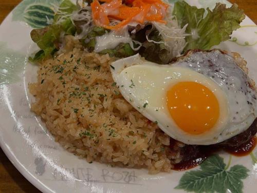 🍁10月、秋本番！
地理カフェでは「読書の秋📖」「学びの秋🗺」「カフェの秋☕️」ぜんぶまとめて楽しめます✨
Wi-Fi・電源完備だから、テレワークや勉強利用にもぴったり！💻

今日は地図と本と珈琲で“知的リフレッシュ”しませんか？

#駒沢カフェ #地理カフェ #地図沼 #ブックカフェ巡り #WiFiカフェ #カフェ好きな人と繋がりたい