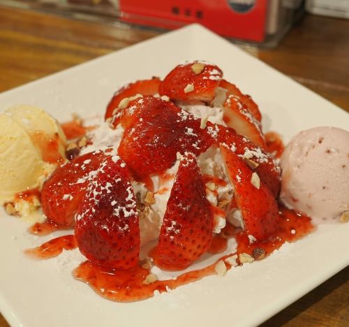 いちごのショートケーキ風プレート　Strawberry Cake plate