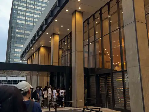 Last Tuesday, I went to Tokyo for my first TV show recording.

The venue is NHK Hall, and the program is "Utacon".

I've been applying to attend the Kohaku Uta Gassen (Red and White Song Contest) for years, but I've never won a ticket."Since I'm living in Tokyo, I really wanted to enter NHK Hall at least once," so I kept applying, and this time I finally won the lottery.

The Kumamoto earthquake occurred before the show began that day.The live broadcast was canceled and changed to a pre-recorded segment.Nevertheless, the program proceeded according to schedule, creating a somewhat special atmosphere, like a "pseudo-live broadcast."

My seat was in the second row of the third floor.The view of NHK Hall from the audience seats is exactly the same as the familiar sights seen on television.But in reality, the stage was surprisingly compact, which made me realize that "TV really does make things look bigger than they are."

The lineup is spectacular, spanning generations, including Masashi Sada, Judy Ongg, Ikuzo Yoshi, Misato Watanabe, Arisa Mizuki, Hitomi Shimatani, and even ILLIT.

What particularly impressed me was Judy Ongg's performance of "Miserarete" (Fascinated).Seeing that huge, peacock-feather-like costume again, which I remember being amazed by as a child during the 1979 Kohaku Uta Gassen, brought back a flood of memories from 47 years ago.

Also, in "Snow Country," the confetti that appears to fill the entire screen on television is actually only visible from the audience's perspective, only in the center of the stage.It was also interesting to see firsthand the ingenious production techniques unique to television.

The recording session went by in a flash, lasting just under an hour.

It was a truly precious day, as I was finally able to enter NHK Hall, a place I'd always dreamed of visiting, and experience firsthand how television programs are made.

My next goal is... to win tickets to the Kohaku Uta Gassen (Red and White Song Contest)!
#Utacon
#NHK Hall
#NHK
#MusicProgram
#TVlover
TV program recording
Public recording
Kohaku Uta Gassen (Red and White Song Contest)
Behind the scenes of television
Television production
Showa-era popular songs
I want to connect with people who love music.
Living in Tokyo
Shibuya
Viewing Record