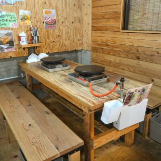 6名様掛けのテーブルは3席ご用意！5名様以上でも席を別にすることなく全員で同じテーブルにご着席いただけます◎地鶏料理を囲んでみんなでワイワイ盛り上がりましょう！