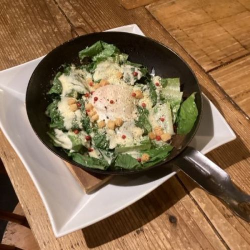 烤罗马生菜热凯撒沙拉