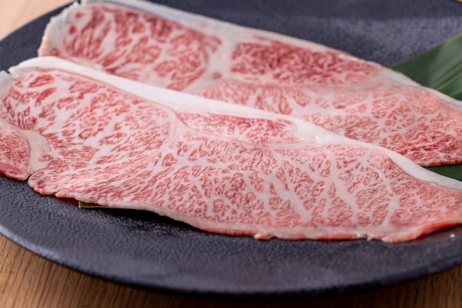 【ゆったり寛げるテーブル席】沖縄の厳選したアグー豚・A5黒毛和牛を使用したしゃぶしゃぶ専門店！ご予算やご要望等はお問い合わせ下さい。プライベートを重視される方にもおすすめ。少人数からでも可能です。