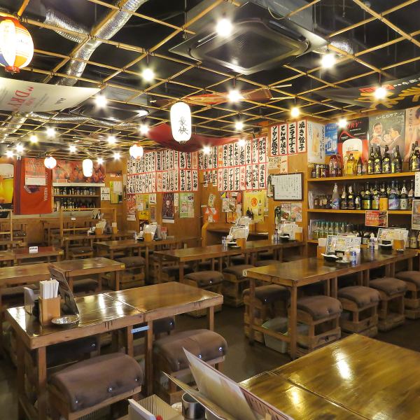 The table seating allows you to enjoy a relaxing meal in a lively atmosphere.Perfect for a drinking party with colleagues or a lively gathering with friends.Enjoy delicious food and drinks to your heart's content in a lively atmosphere!