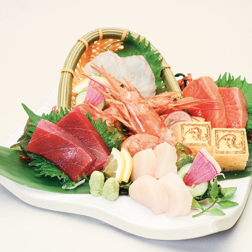 旬の刺身盛合せ 1人前(写真は2人前です）