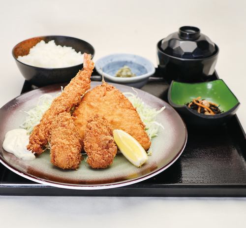 海鮮フライ定食/カキフライ定食　各