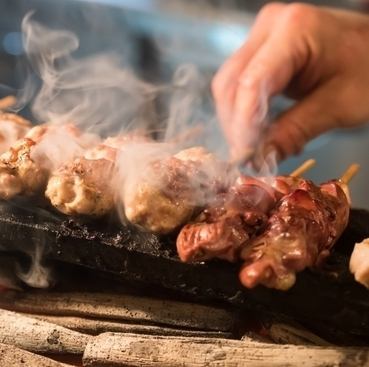 『B套餐』含生啤、炸鸡等9道菜、6种烤鸡肉串、2小时无限畅饮、5000日元⇒3999日元