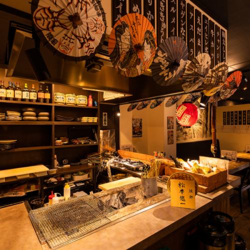 <p>[Excellent atmosphere] Perfect for a date♪ Seasonal ingredients are lined up on the counter and the interior has a Japanese atmosphere ◎ Please enjoy authentic charcoal-grilled robatayaki with all five senses.</p>