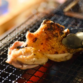 【料理のみ】築地まぐろ焼や鶏もも鉄板焼,鳥白湯鍋など全8品が楽しめる2200円(税込)コース♪