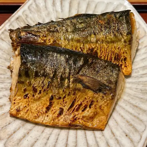 Thick-cut salted mackerel (grilled)