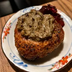 烤飯糰佐贊岐乾沙丁魚和大蒜