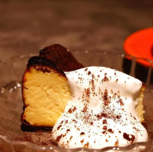 自家製バスクチーズケーキ