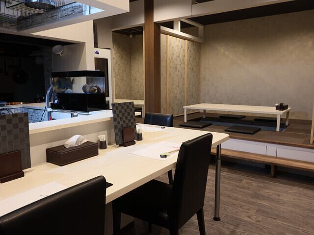 [A cozy place for one person♪] At the counter seats, you can enjoy your meal at your leisure while watching the food being prepared.Please relax and enjoy conversation with the staff.