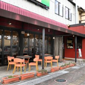 テラス２０席ございます。