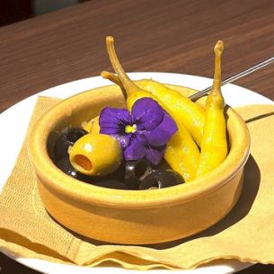 オリーブマリネ＆ギンディージャ