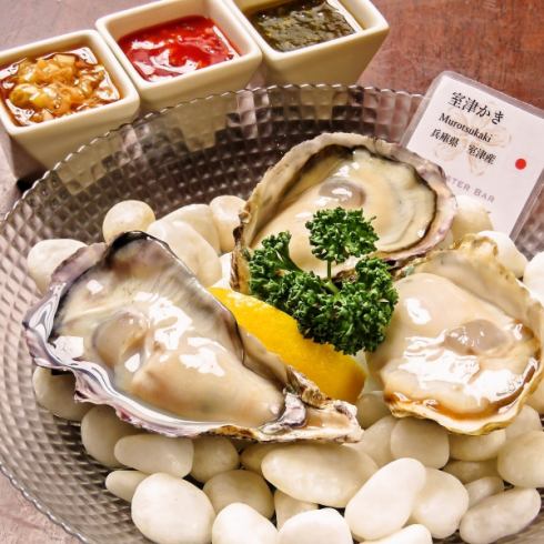 厳選された産地直送の旬の生牡蠣と和牛の旨味を堪能下さい。