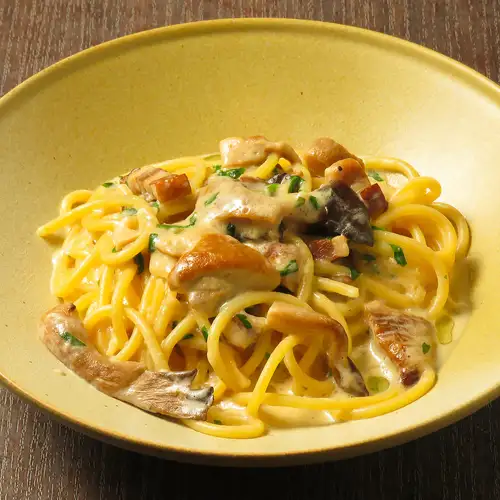秋の味覚 イタリア産ポルチーニ茸とベーコンのクリームパスタ(ニョッキ&リガトーニorスパゲッティー)