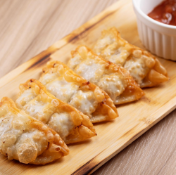 あつあつ揚げ餃子