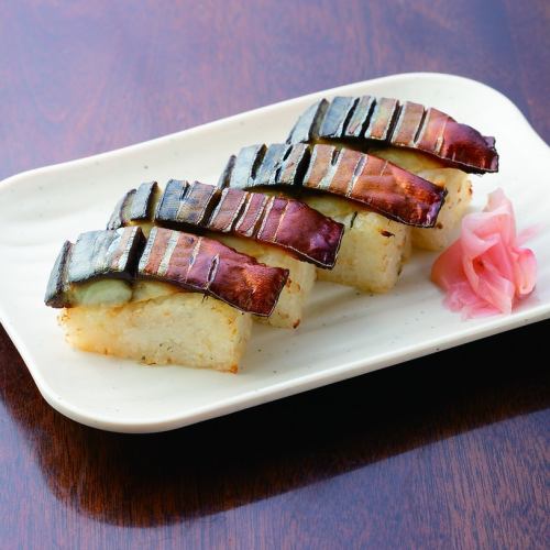 Grilled mackerel sushi (4 pieces)
