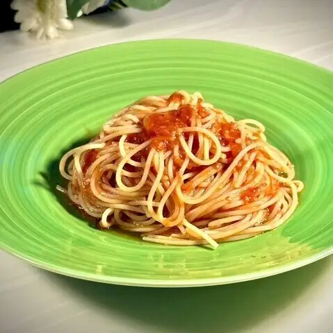 にんにくとトマト、唐辛子のスパゲッティ