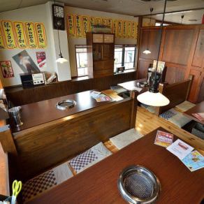 靴を脱いで足元楽々♪4名様、6名様でご利用いただける掘りごたつのお席です。4名席×2、6名席×2なので最大20名様までご利用いただけます。和牛/わぎゅう/WAGYU/YAKINIKU/