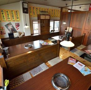 44名様までお使いいただける大宴会場に早変わり！テーブル間の通路も広く、司会進行役の方の居場所も確保。また、席の移動も楽々できますのでどなたともお喋りをお愉しみいただけます。会社のご宴会やクラス会などに是非ご利用ください。和牛/わぎゅう/WAGYU/YAKINIKU/